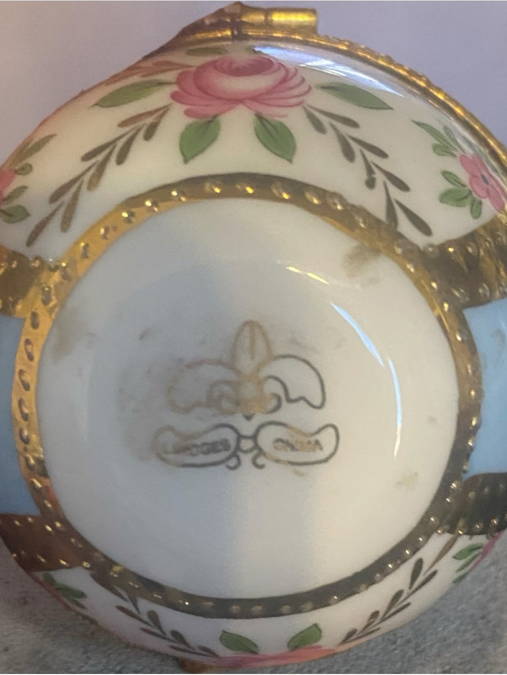Porcelain Rose Egg Trinket Box with Gold Accents - Picture 4 of 5